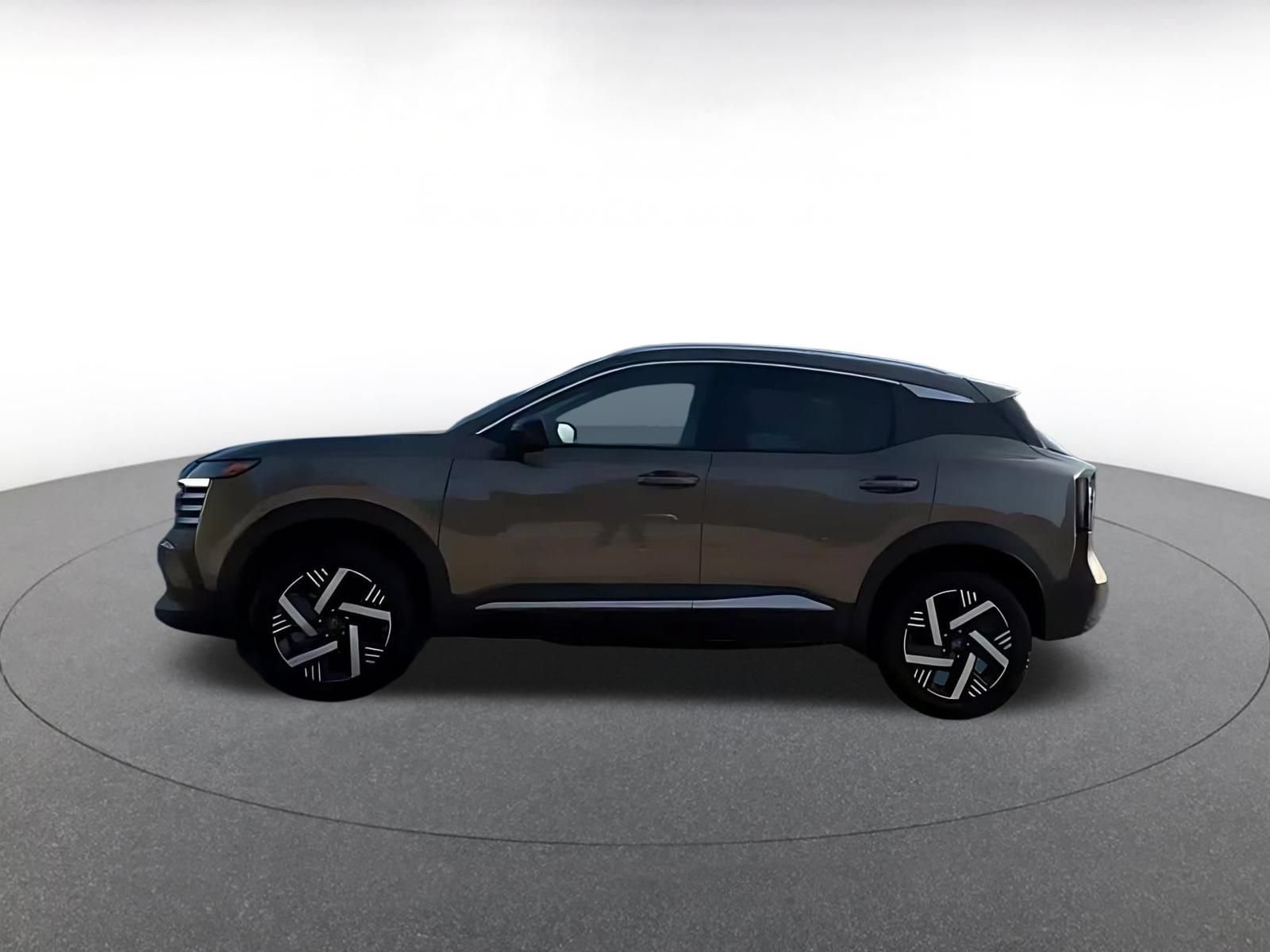 Used 2026 Nissan Kicks SV w/ Cold Weather Package FWD image 14