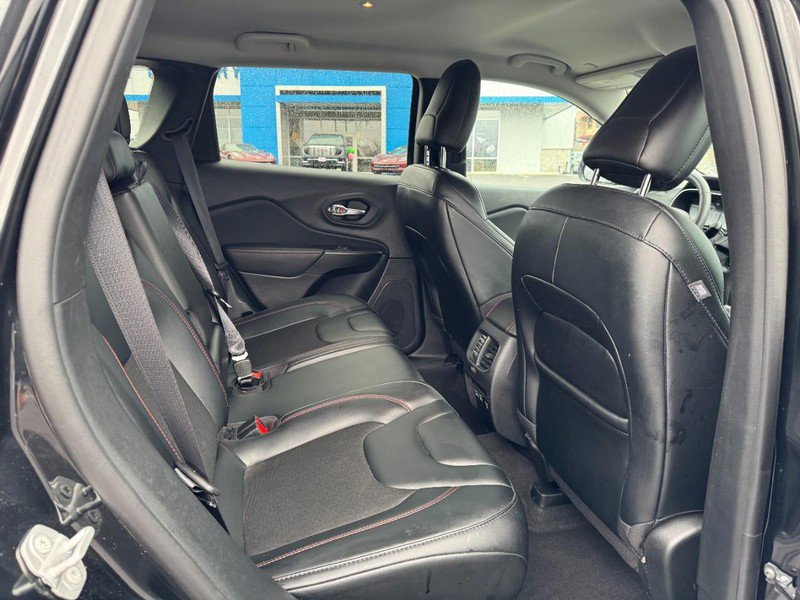 Used 2022 Jeep Cherokee Trailhawk w/ Comfort/Convenience Group image 10