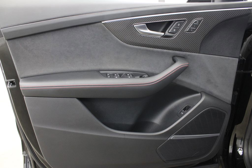 Used 2023 Audi RS Q8 w/ Black Optic Package image 18