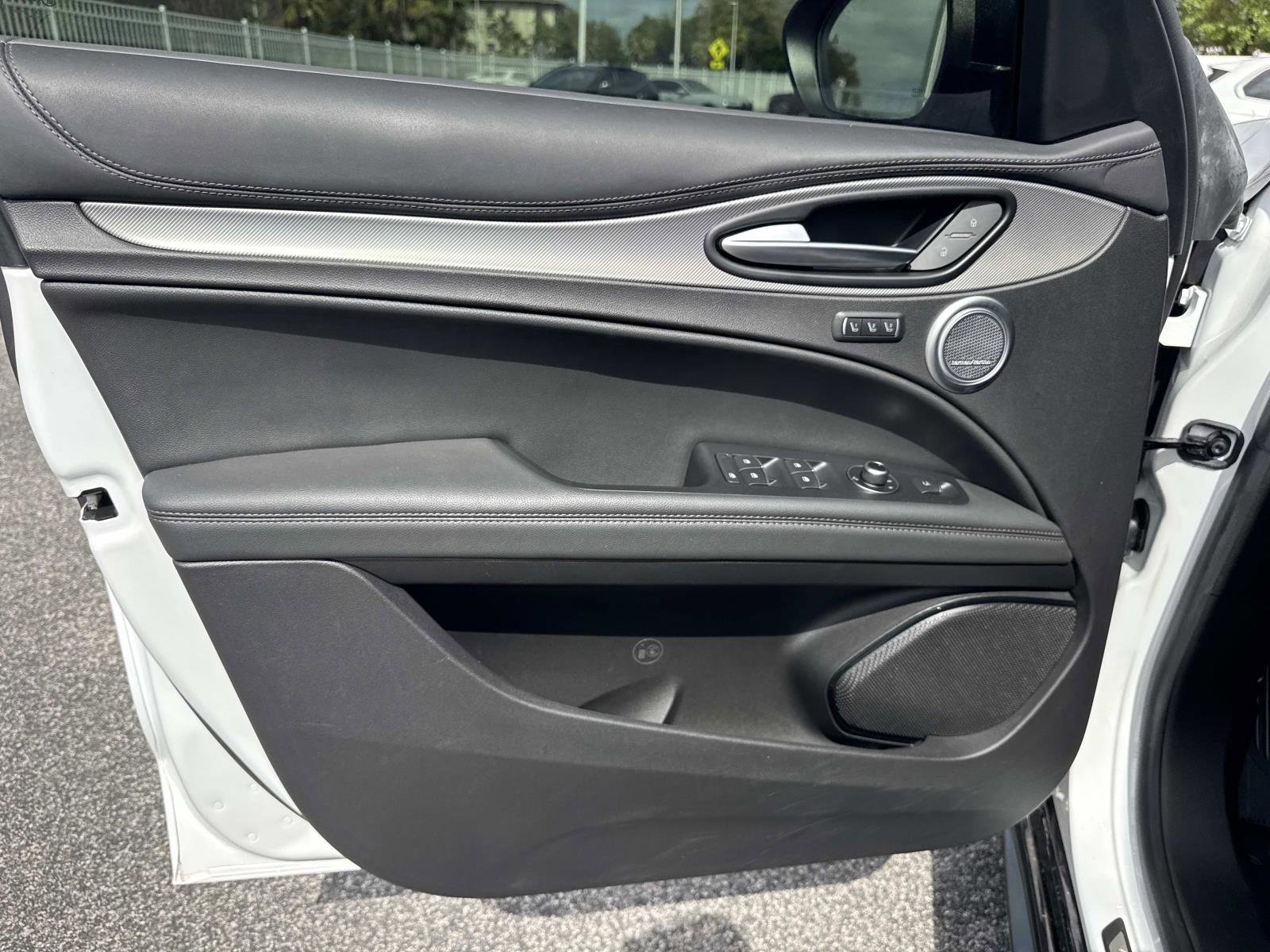 Used 2024 Alfa Romeo Stelvio Veloce image 16