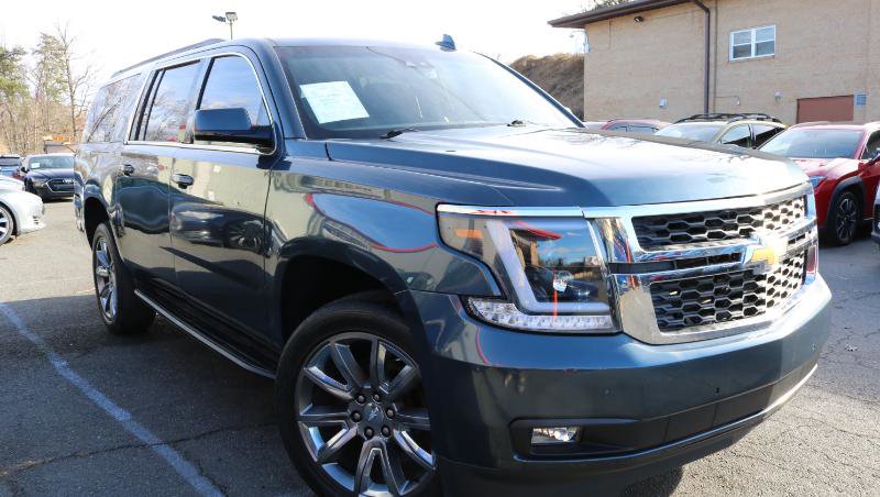 Used 2019 Chevrolet Suburban LT image 3