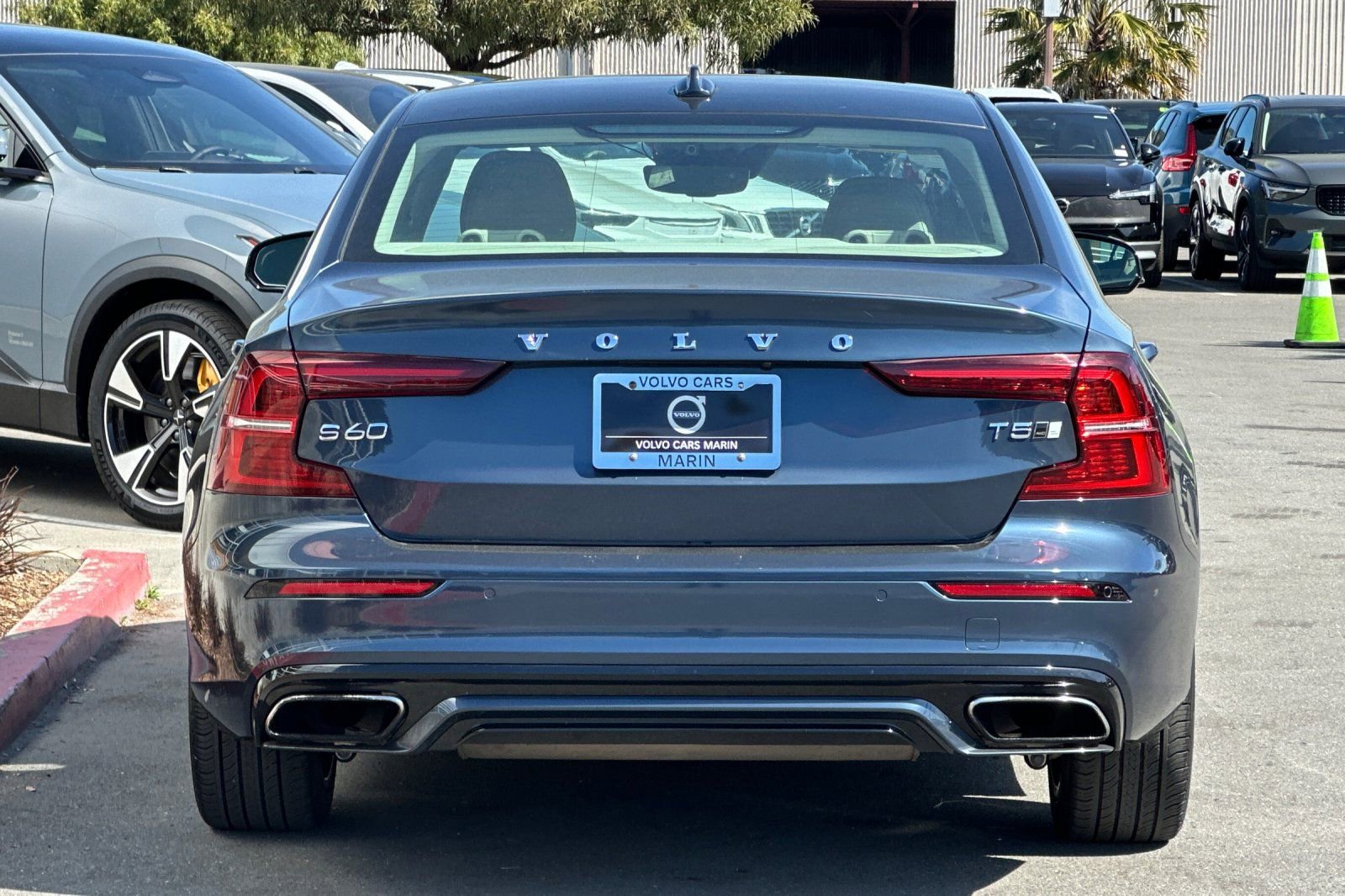 Used 2021 Volvo S60 T5 Momentum image 7