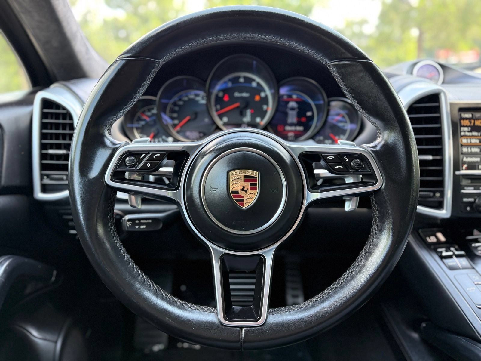 Used 2016 Porsche Cayenne Turbo AWD/4WD image 25