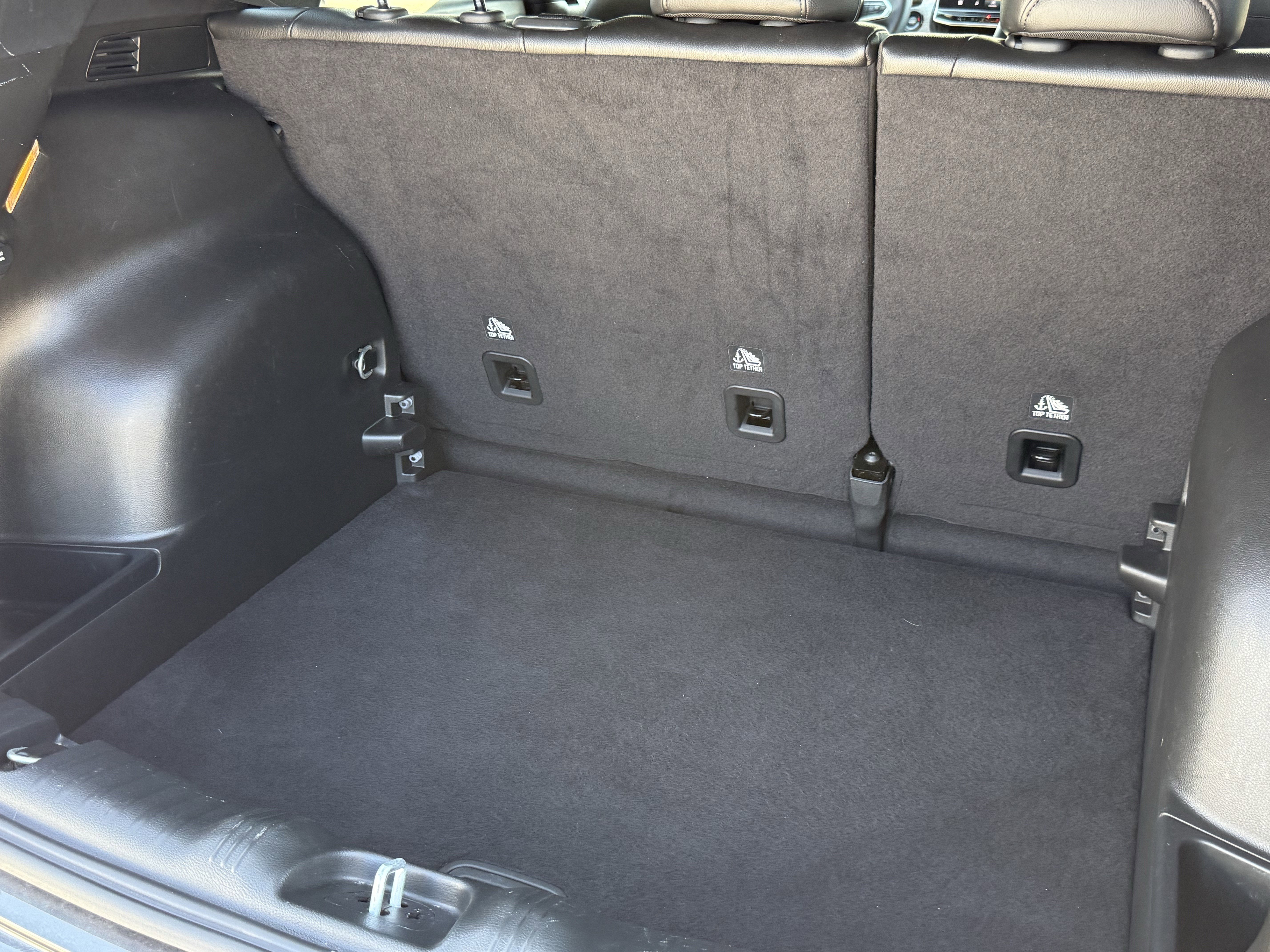 Used 2024 Jeep Compass Latitude image 30