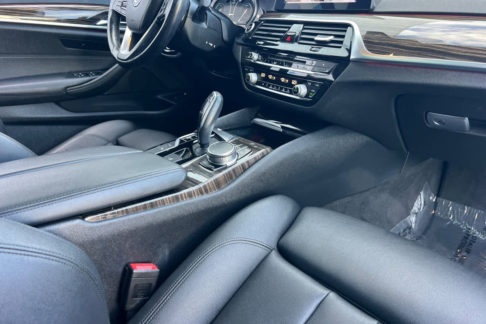 Used 2018 BMW 530e w/ Premium Package 2 RWD image 18