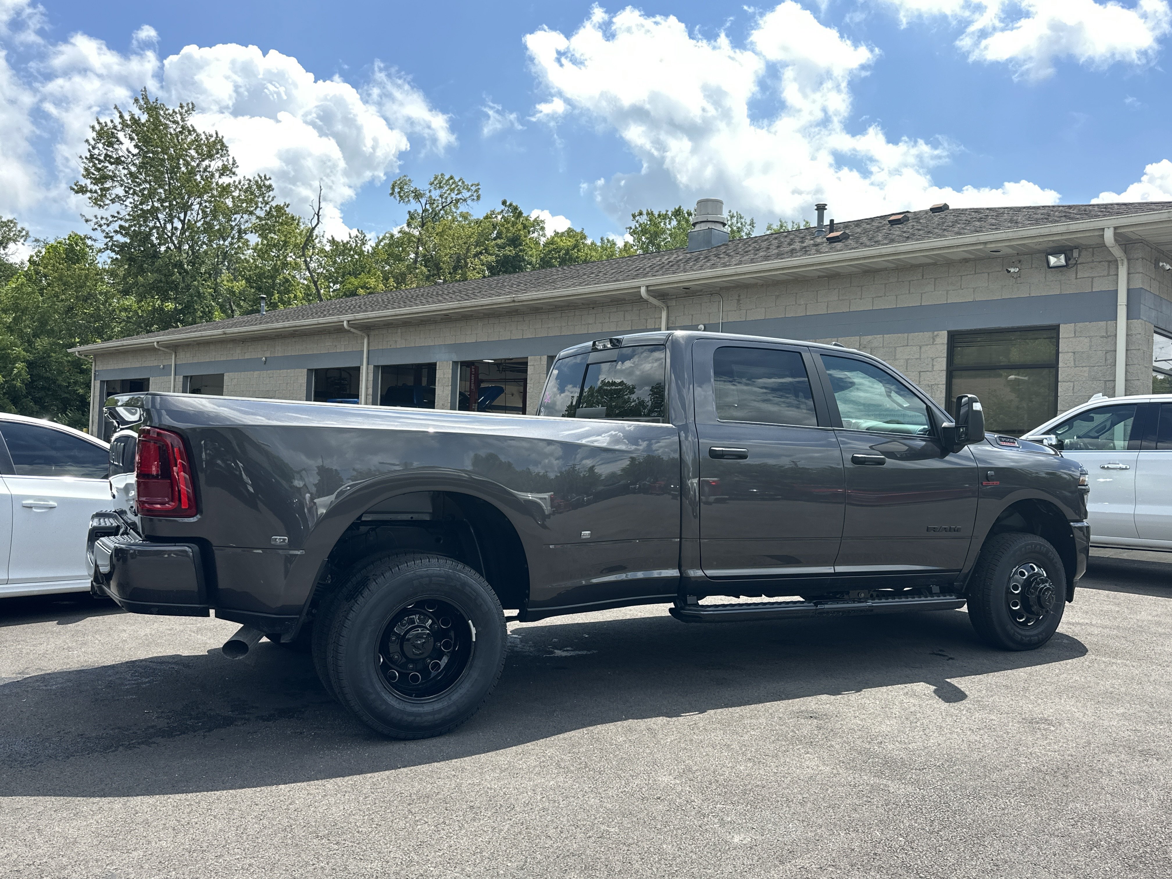 New 2026 RAM 3500 Big Horn AWD/4WD image 19