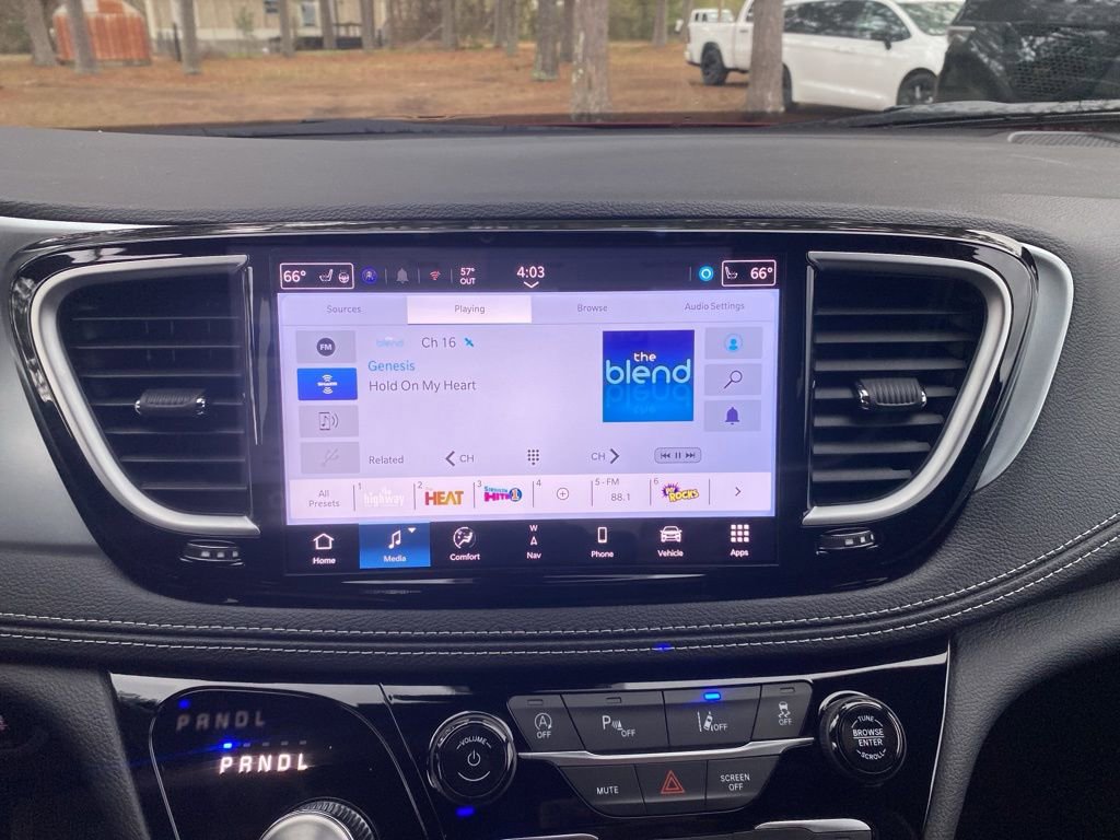 New 2026 Chrysler Pacifica Limited w/ S Appearance Package image 32