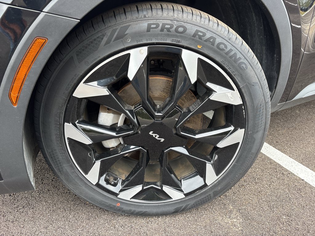 Used 2024 Kia Sorento SX FWD image 12