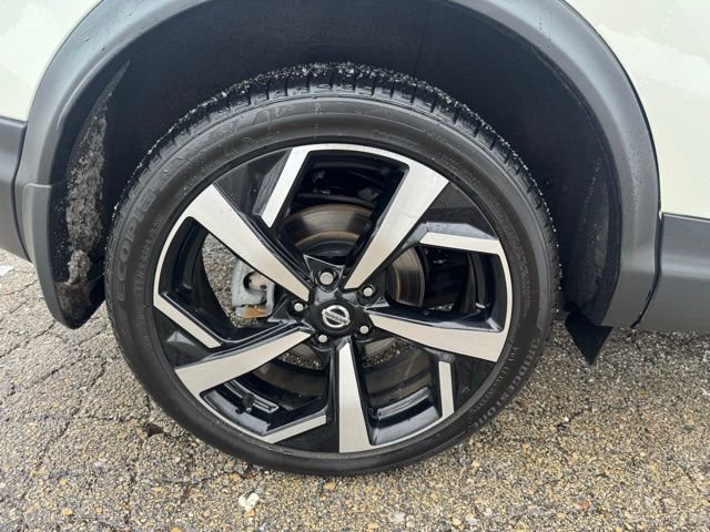 Used 2022 Nissan Rogue Sport SL w/ Premium Package image 29