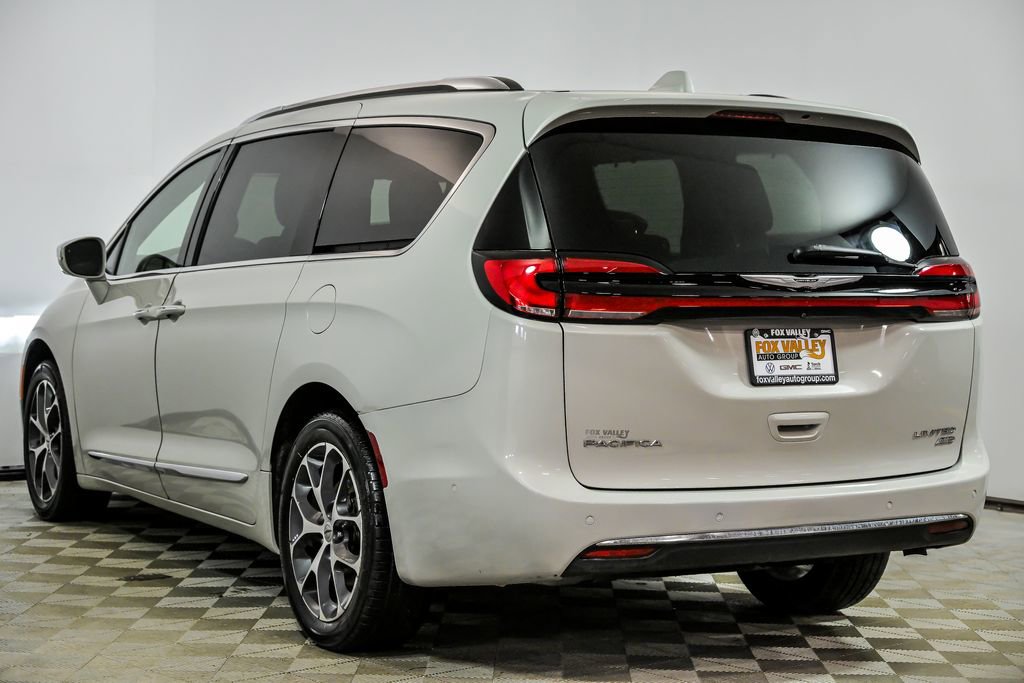 Used 2021 Chrysler Pacifica Limited w/ Uconnect Theater Family Group image 5