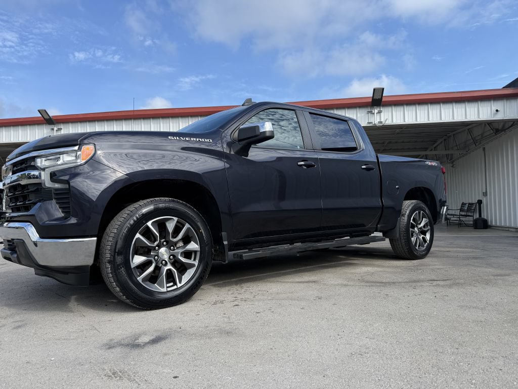 Used 2022 Chevrolet Silverado 1500 LT AWD/4WD image 29