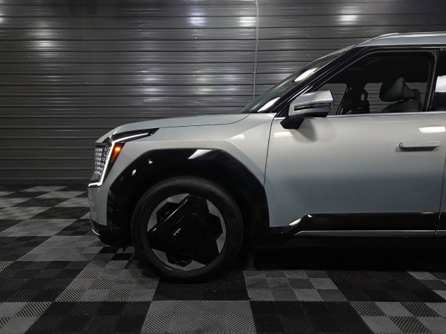 Used 2024 Kia EV9 Land image 46