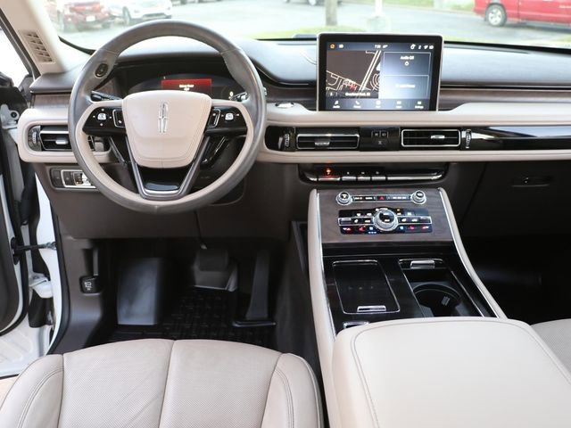 Used 2023 Lincoln Aviator Reserve w/ Equipment Group 201A image 16