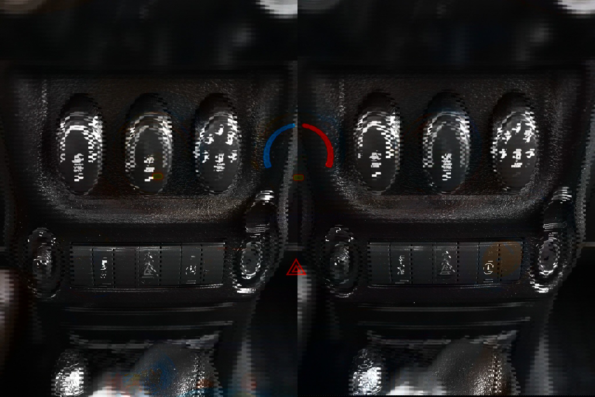 Used 2015 Jeep Wrangler Sahara w/ Connectivity Group image 30