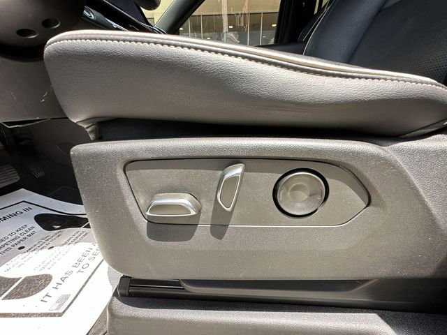 Certified 2022 Cadillac Escalade Premium Luxury RWD image 20