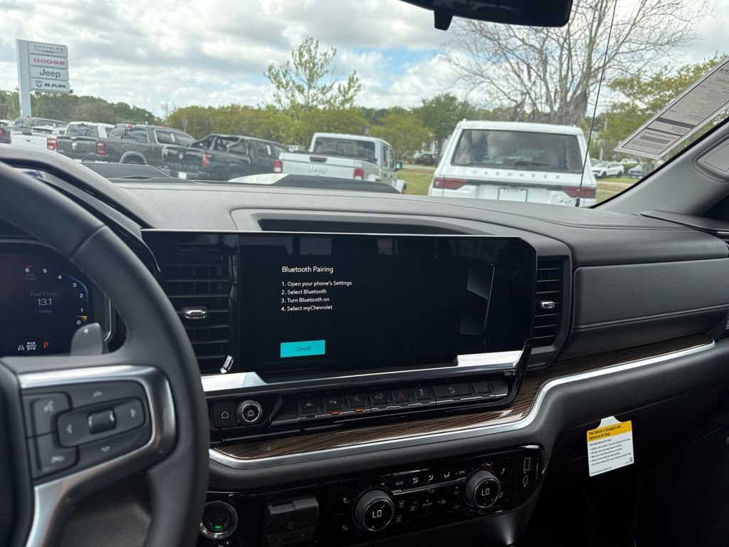 Used 2026 Chevrolet Silverado 1500 LT Trail Boss w/ LT Trail Boss Premium Package AWD/4WD image 19