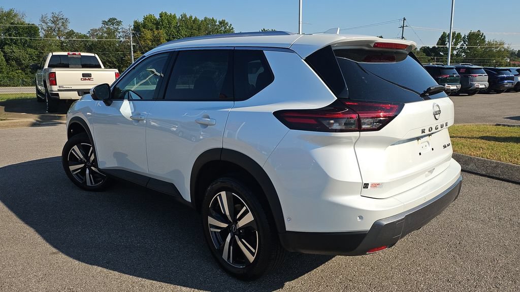 Used 2026 Nissan Rogue SL AWD/4WD image 17