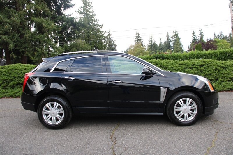 Used 2016 Cadillac SRX Luxury w/ Driver Awareness Package AWD/4WD image 12