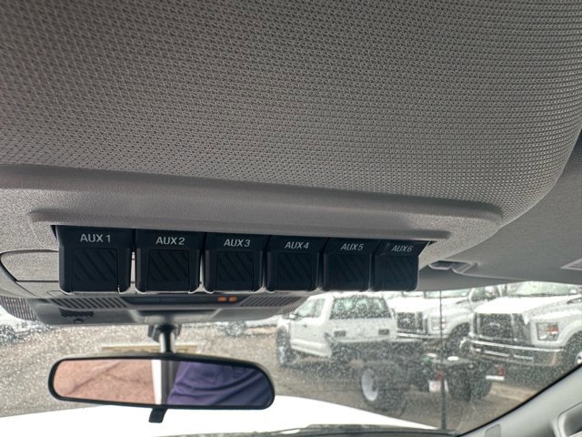 New 2025 Ford F550 4x4 Regular Cab Super Duty image 16