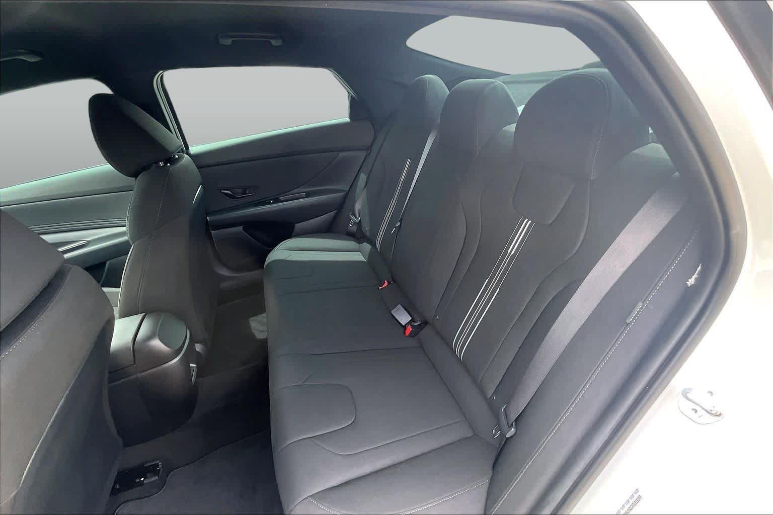 Used 2026 Hyundai Elantra Sport FWD image 18