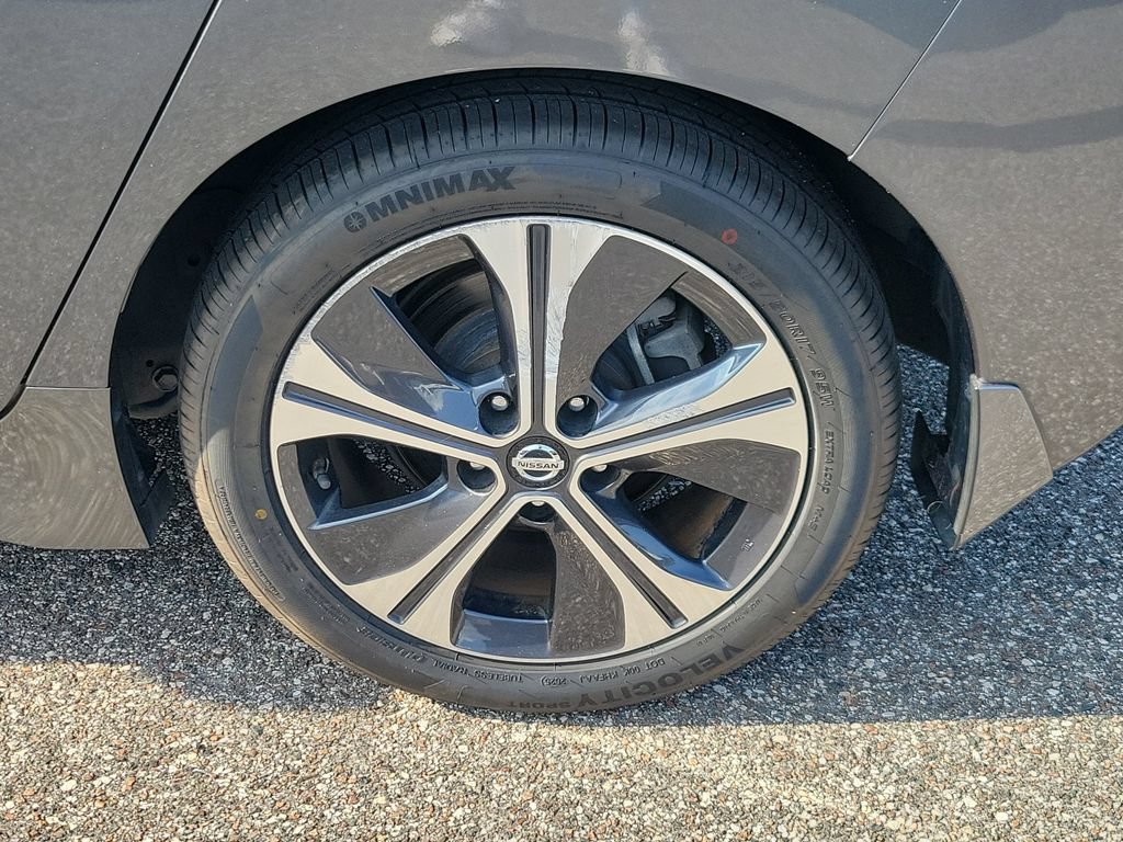 Used 2018 Nissan Leaf SV w/ SV All Weather Package FWD image 5