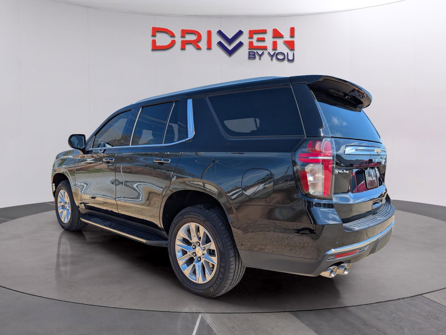 Used 2024 Chevrolet Tahoe Premier image 3