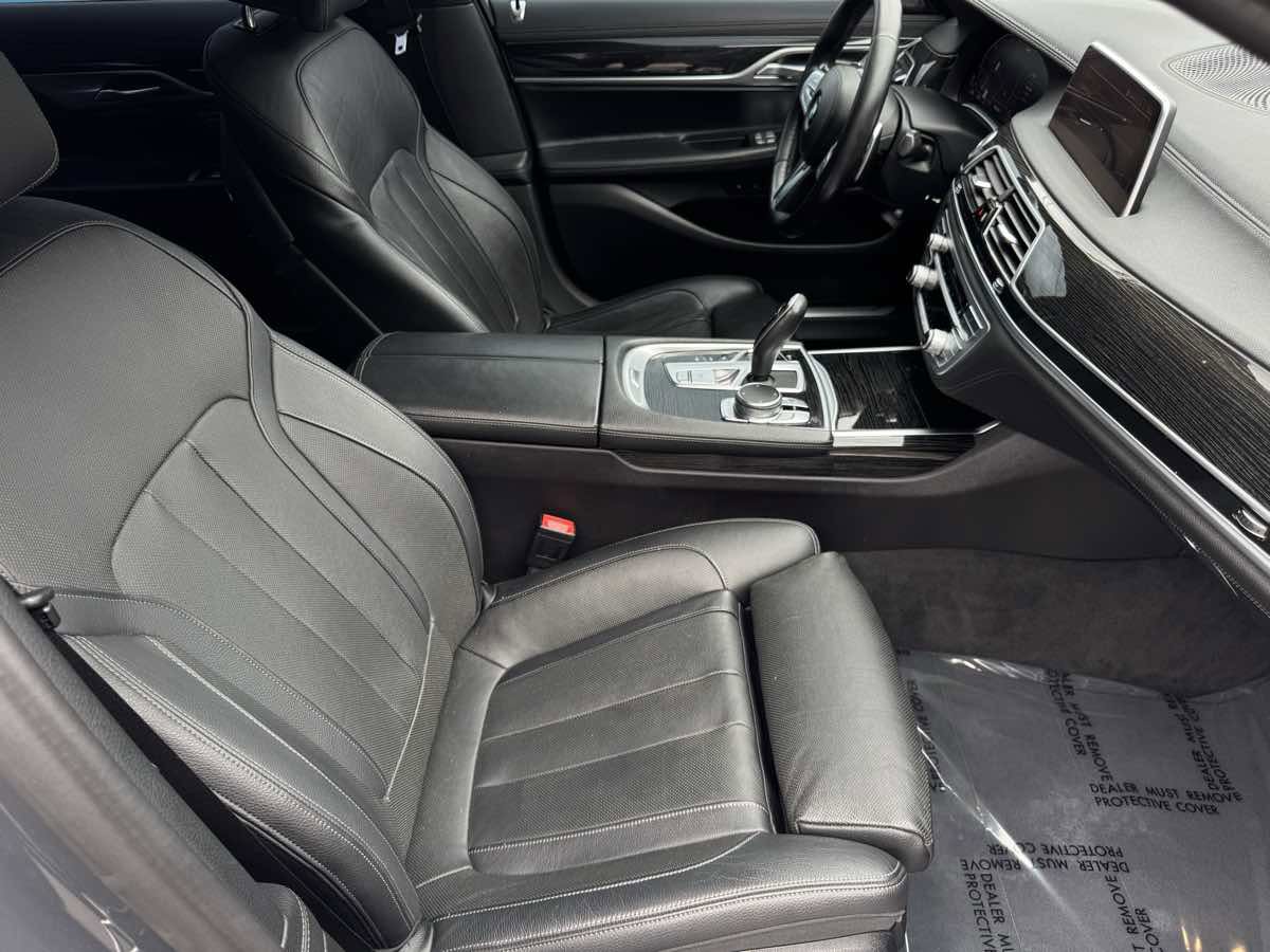 Used 2020 BMW 740i w/ M Sport Package image 21