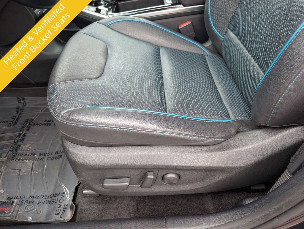 Used 2022 Kia Niro EX Premium w/ Cold Weather Package FWD image 16