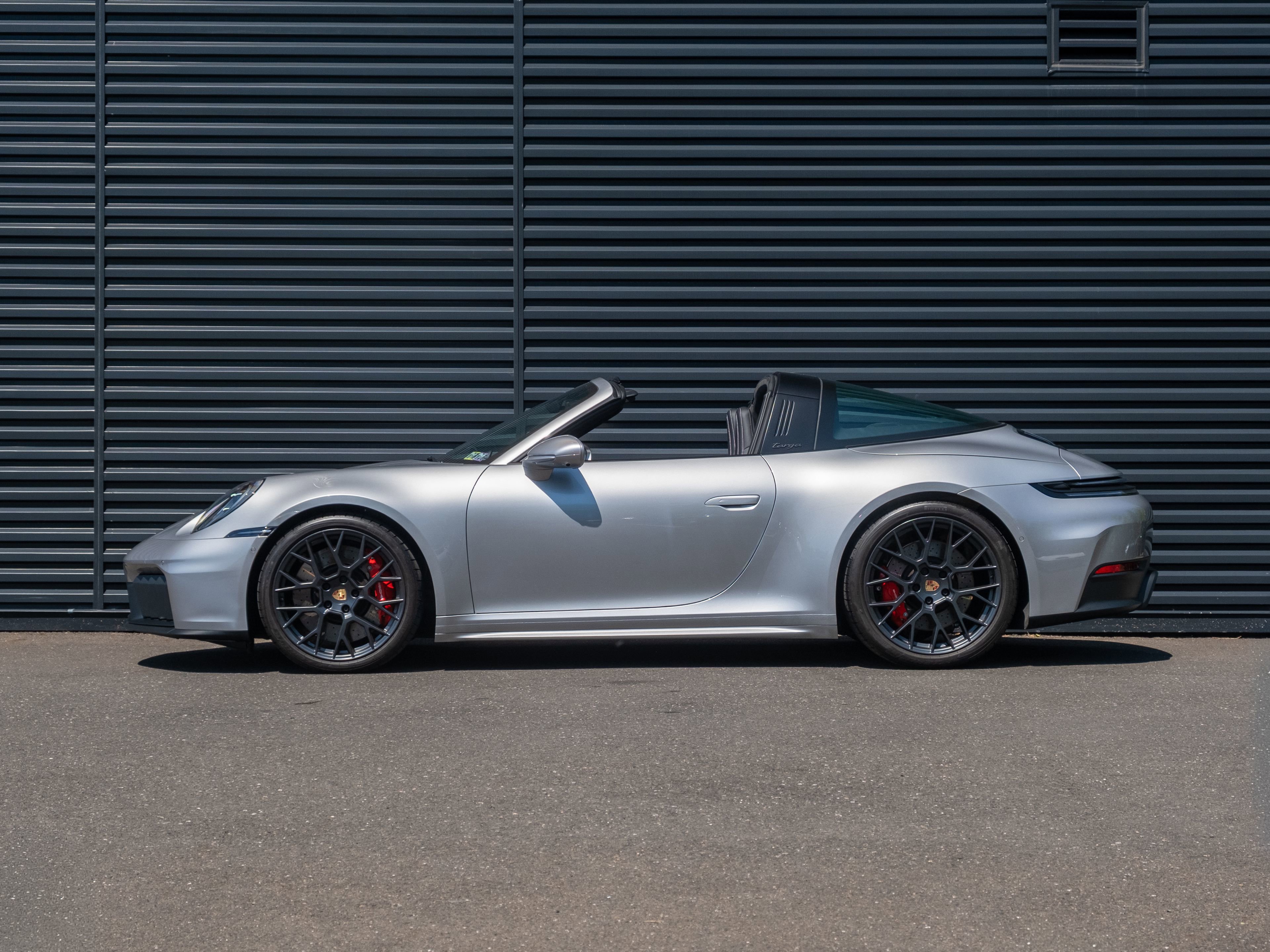 Certified 2025 Porsche 911 Targa 4 GTS AWD/4WD image 2