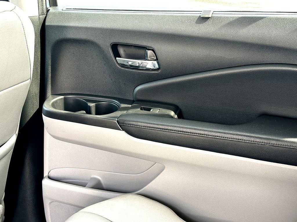 Used 2020 Honda Pilot Touring image 21