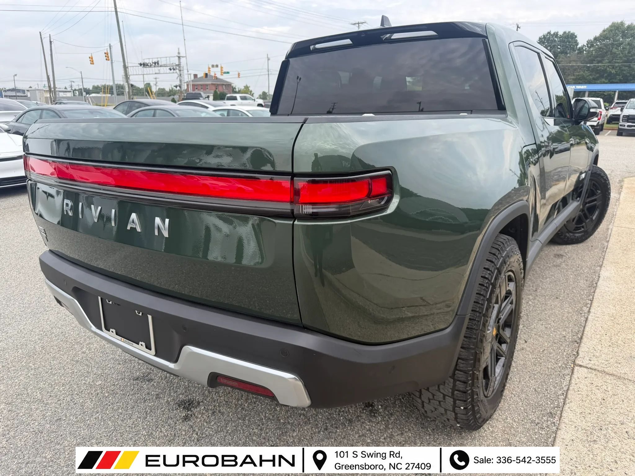 Used 2023 Rivian R1T Adventure Dual AWD/4WD image 5