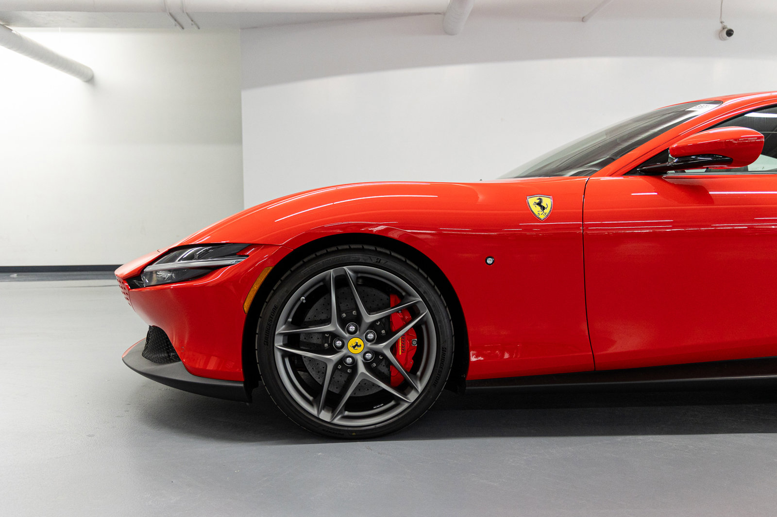 Used 2022 Ferrari Roma image 3