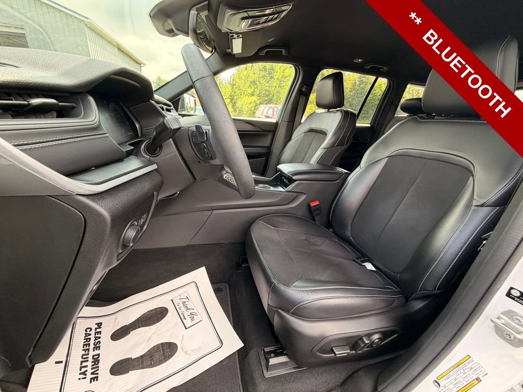 Used 2024 Jeep Grand Cherokee Altitude AWD/4WD image 11