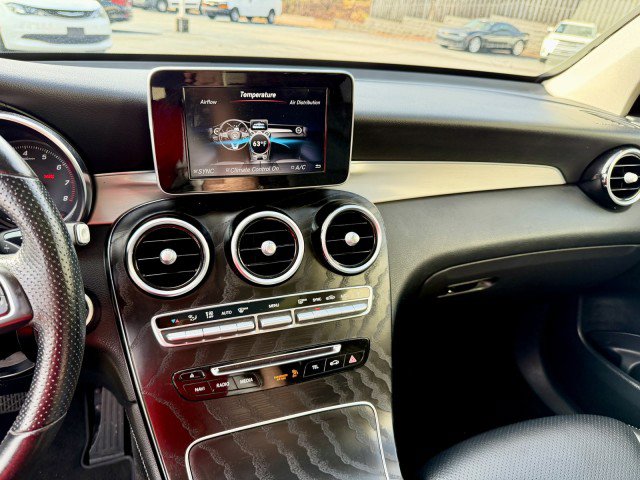 Used 2019 Mercedes-Benz GLC 300 4MATIC image 10