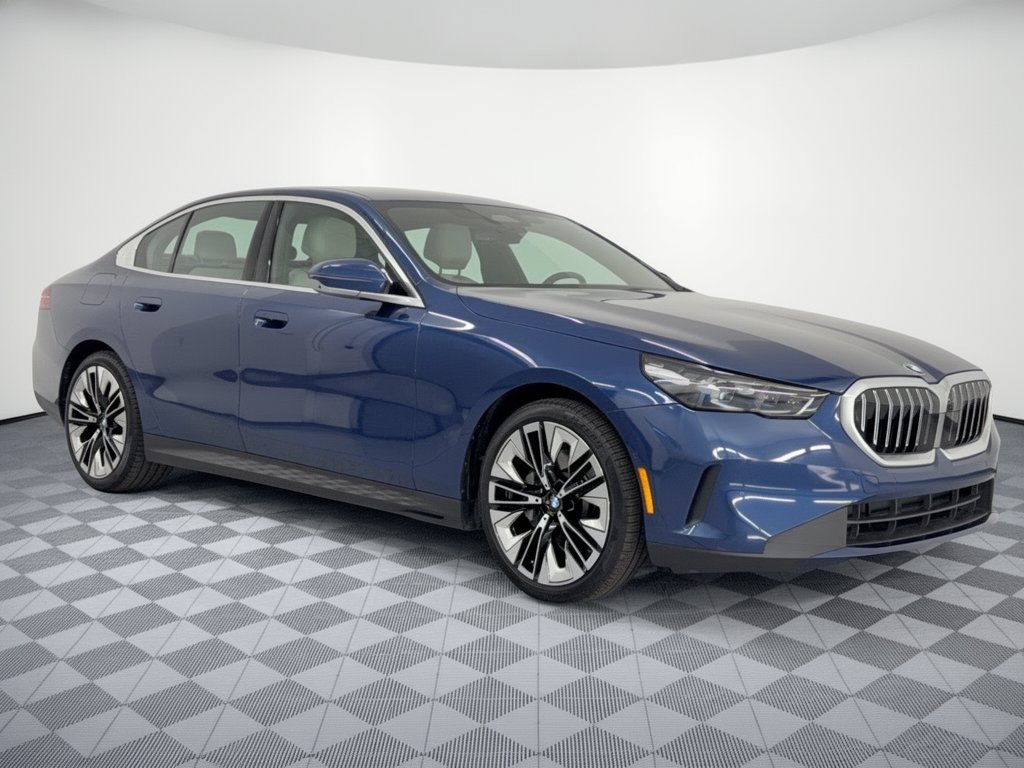 Certified 2026 BMW 530i RWD image 7
