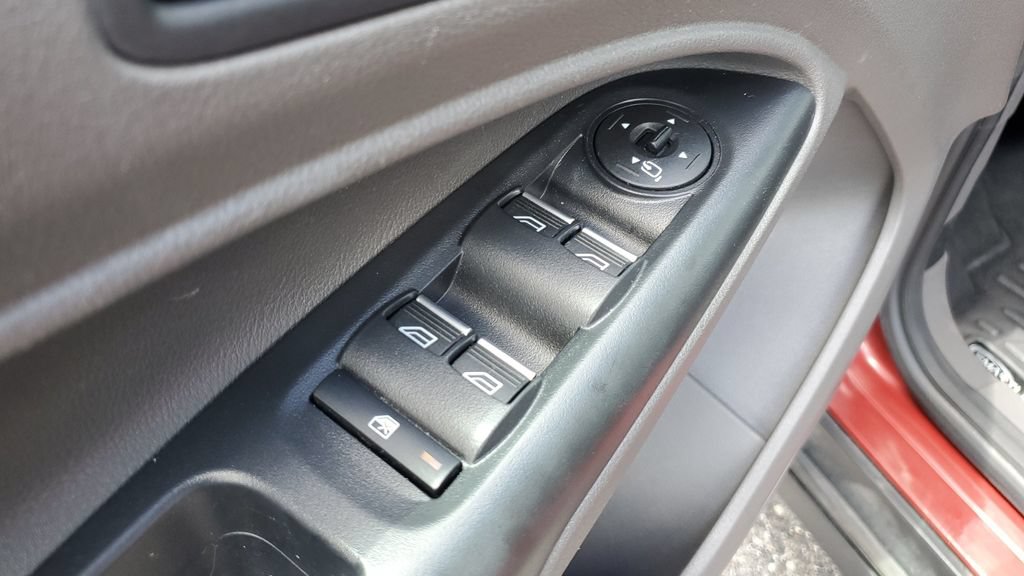 Used 2019 Ford Transit Connect XLT FWD image 6