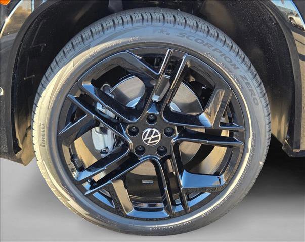 New 2026 Volkswagen Tiguan SE R-Line image 10