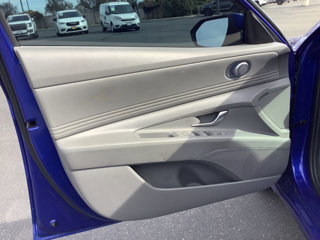 Used 2023 Hyundai Elantra SEL w/ Convenience Package image 9
