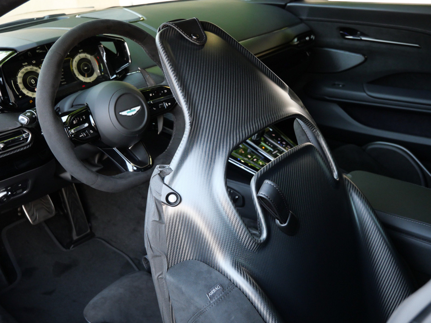 New 2026 Aston Martin V8 Vantage S RWD image 3