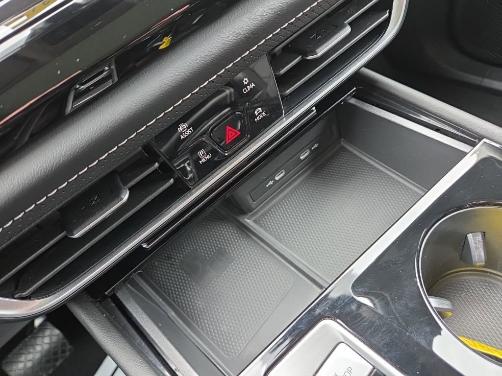 Used 2024 Volkswagen Atlas SE image 30