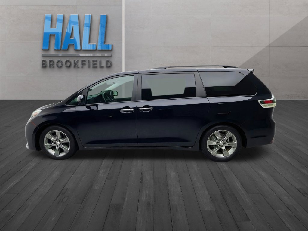 Used 2016 Toyota Sienna SE w/ SE Preferred Package FWD image 2