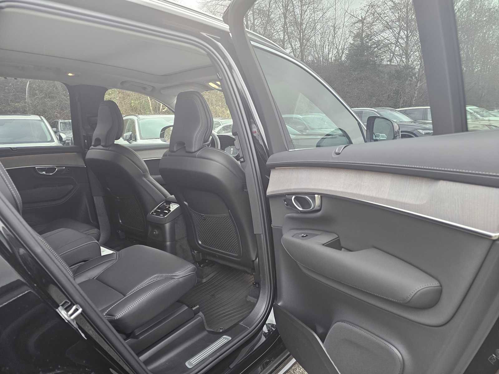 New 2026 Volvo XC90 T8 Ultra w/ Protection Package Premier image 14
