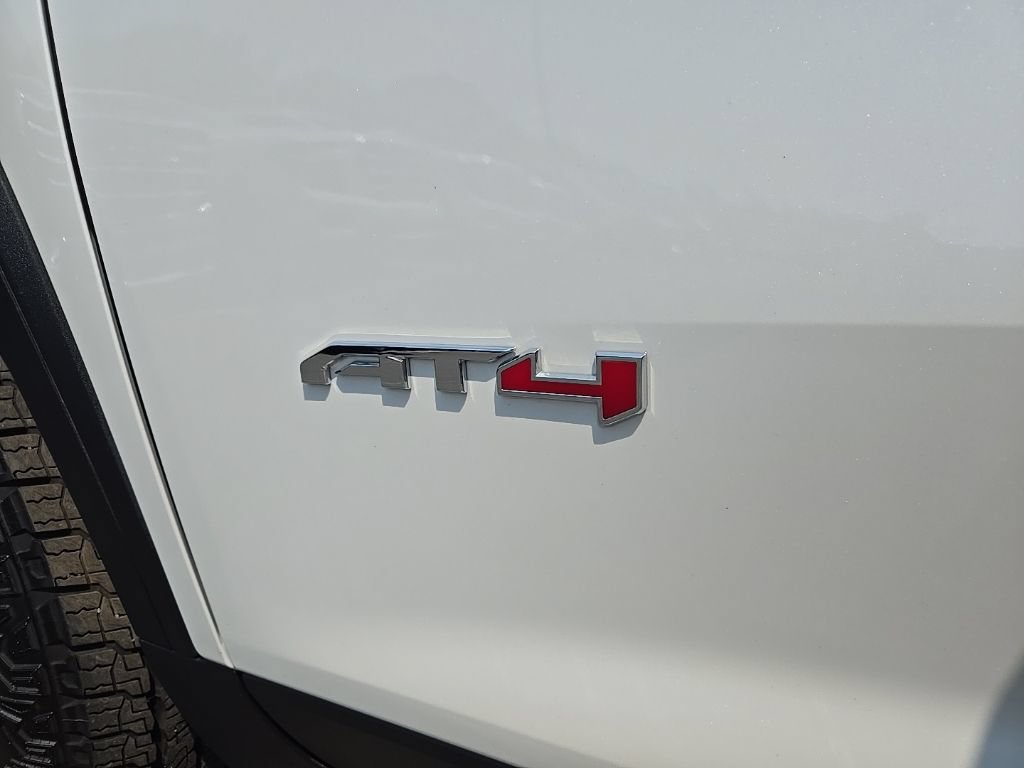 Used 2025 GMC Acadia AT4 w/ Super Cruise Package AWD/4WD image 10