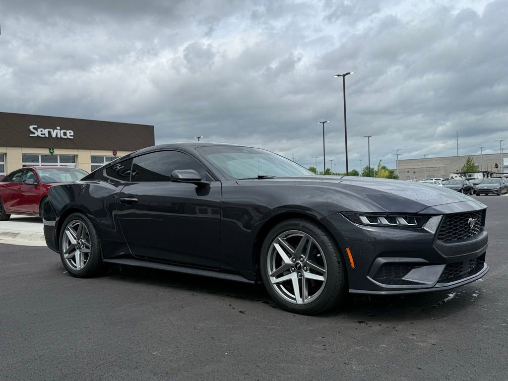 Used 2024 Ford Mustang Premium image 3