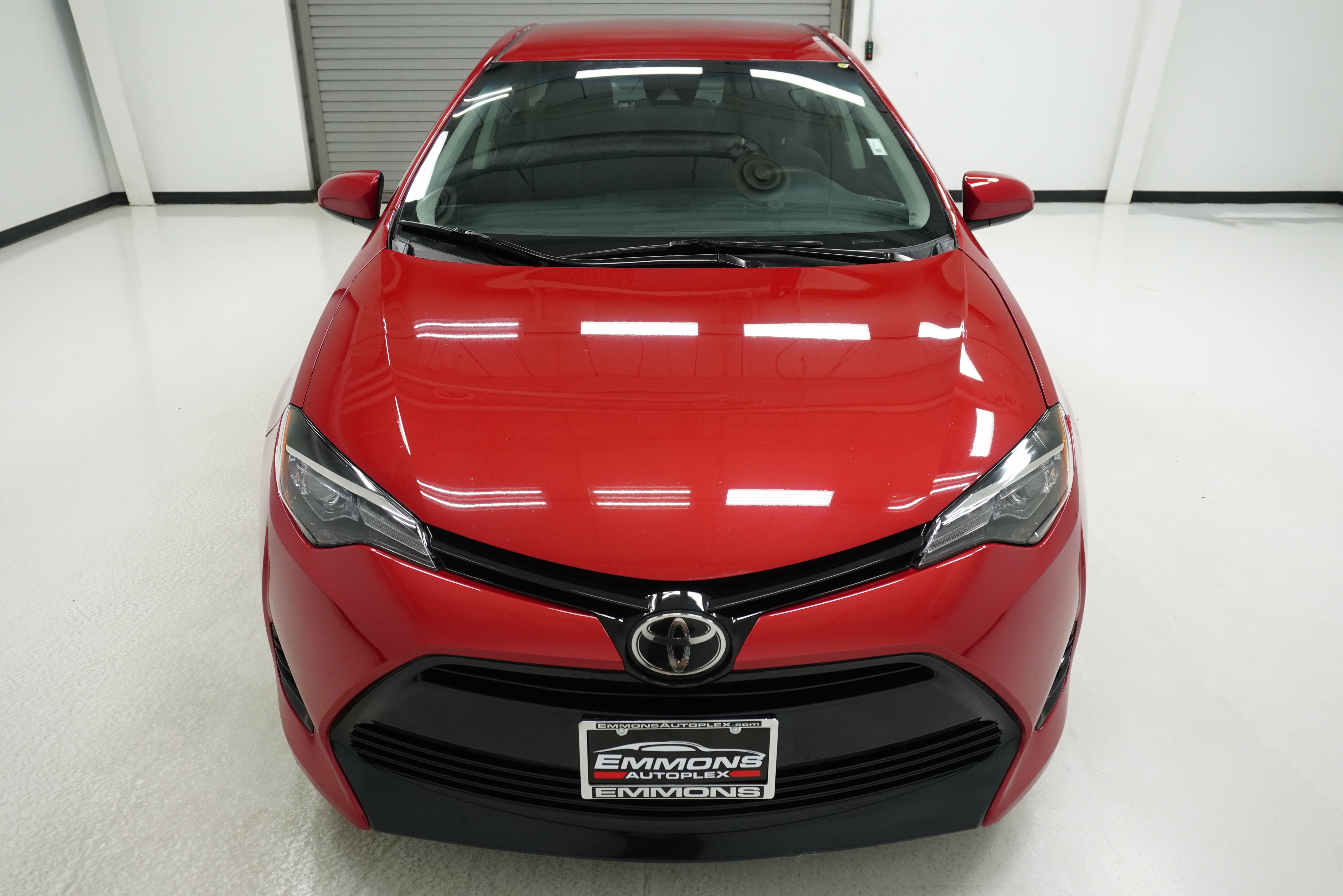 Used 2017 Toyota Corolla LE FWD image 2