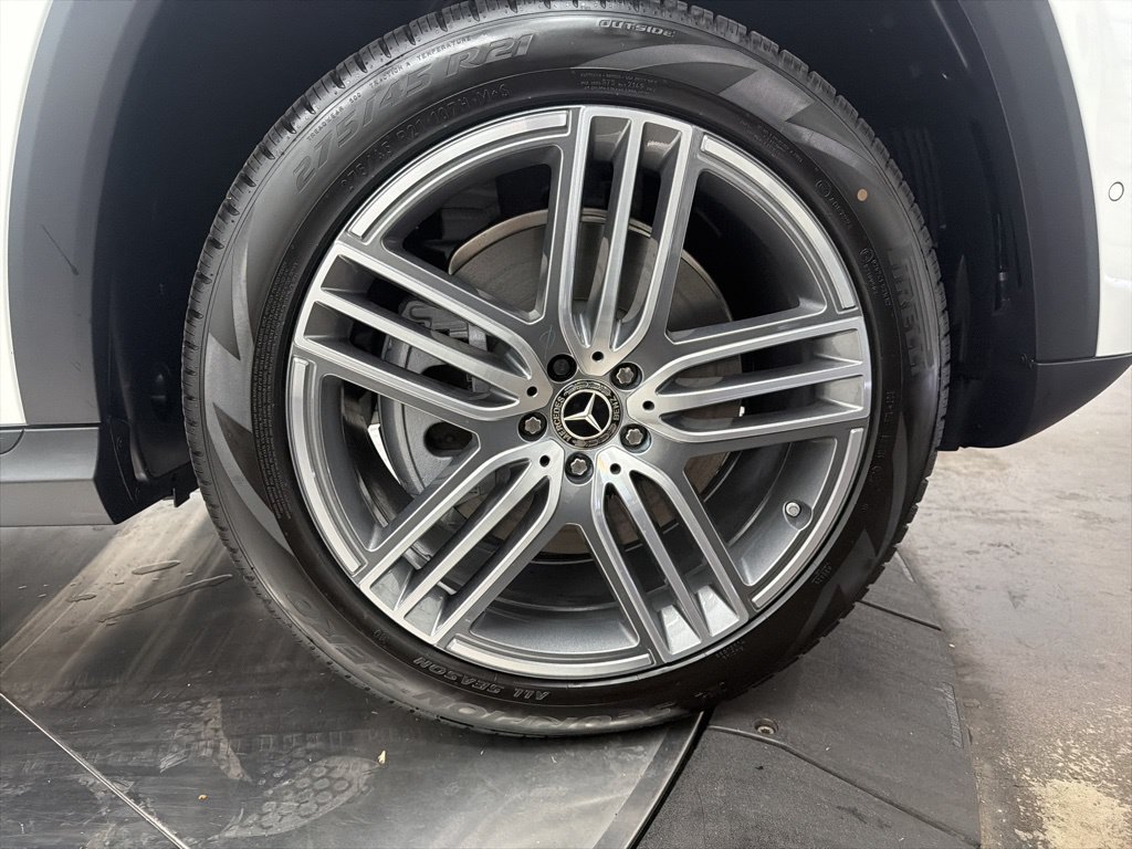 Used 2026 Mercedes-Benz GLS 450 4MATIC image 9