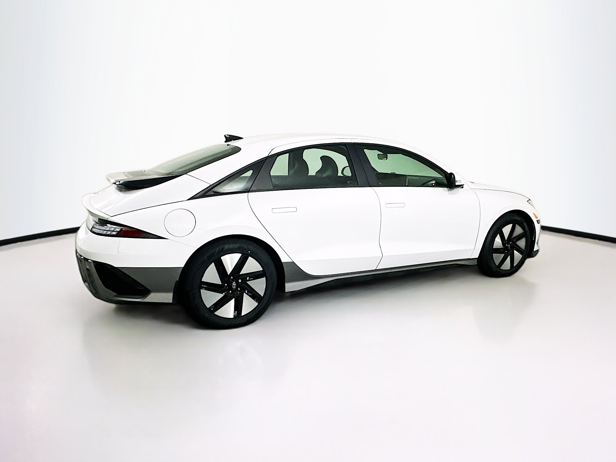 Used 2024 Hyundai Ioniq 6 SE RWD image 10