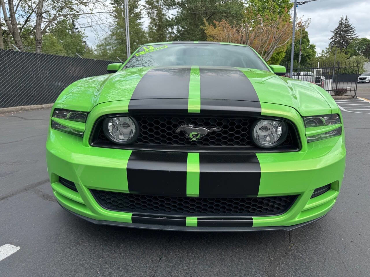 Used 2013 Ford Mustang GT Premium w/ Electronics Pkg RWD image 7