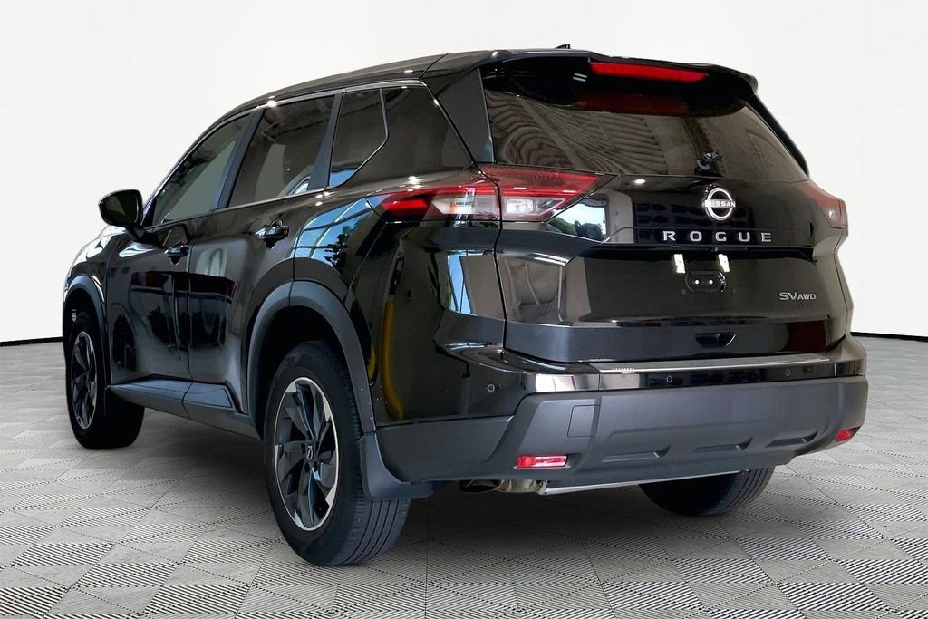 Used 2024 Nissan Rogue SV AWD/4WD image 4