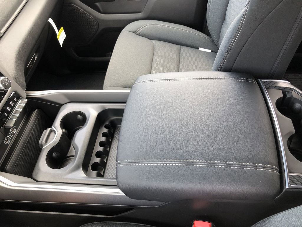 New 2026 RAM 1500 4x4 Crew Cab image 17